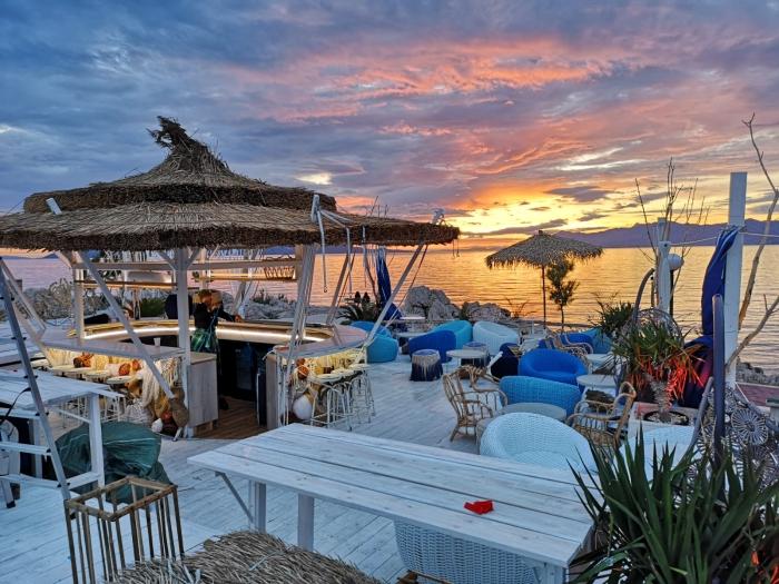 Sommertipp: Magischer Sonnenuntergang bei der Strandbar auf Sveti Petar